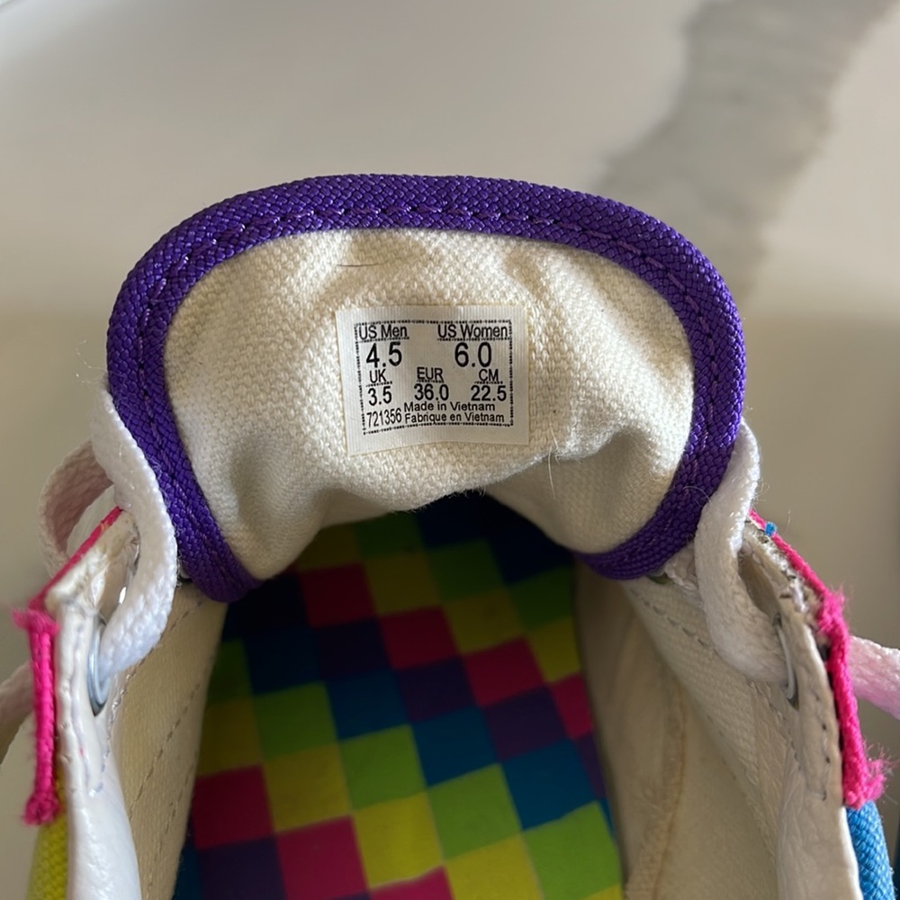 Vans - Picture 3 of 3